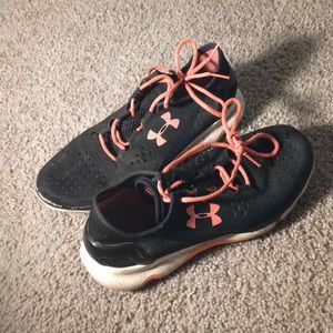 Under Armour Sneakers